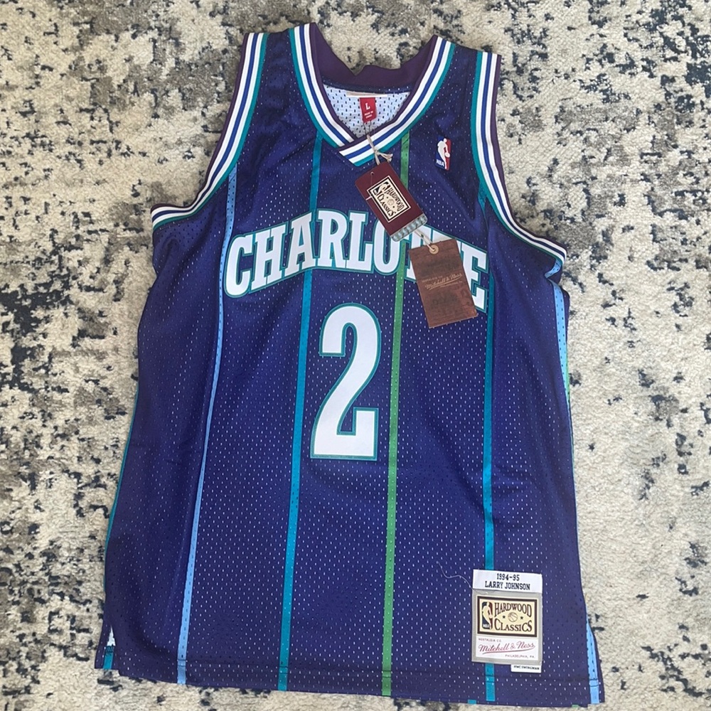 New Mitchell & Ness Charlotte Hornets Larry Johnson Jersey